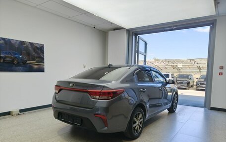 KIA Rio IV, 2017 год, 1 000 000 рублей, 4 фотография