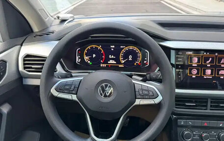 Volkswagen T-Cross I, 2023 год, 1 269 003 рублей, 9 фотография