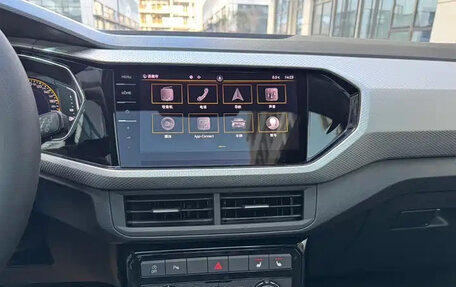 Volkswagen T-Cross I, 2023 год, 1 269 003 рублей, 12 фотография