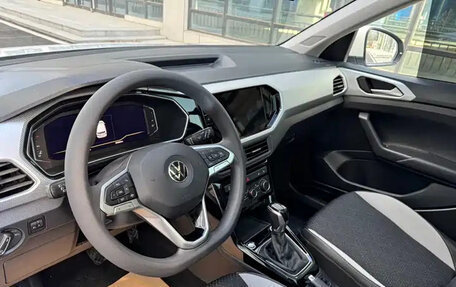 Volkswagen T-Cross I, 2023 год, 1 269 003 рублей, 10 фотография