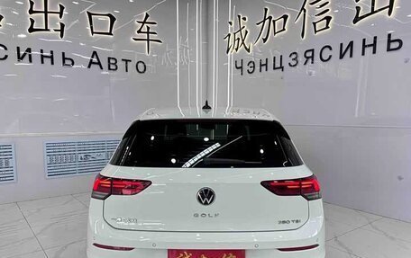 Volkswagen Golf VIII, 2023 год, 2 100 000 рублей, 11 фотография