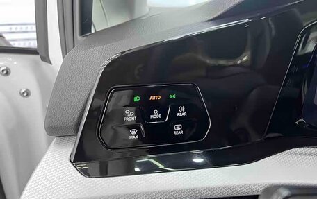 Volkswagen Golf VIII, 2023 год, 2 100 000 рублей, 10 фотография