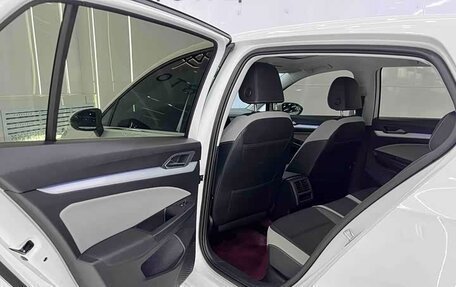 Volkswagen Golf VIII, 2023 год, 2 100 000 рублей, 4 фотография