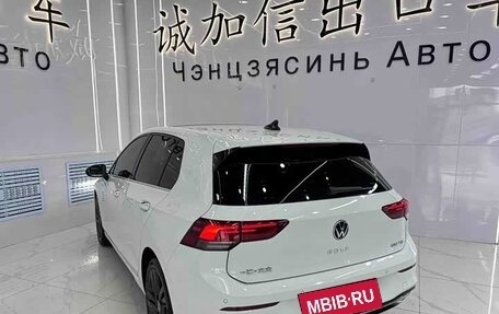 Volkswagen Golf VIII, 2023 год, 2 100 000 рублей, 7 фотография
