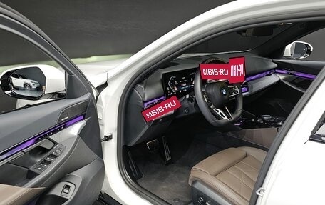 BMW 5 серия, 2025 год, 8 100 000 рублей, 10 фотография
