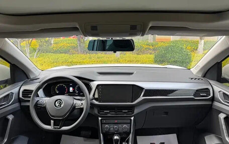 Volkswagen T-Cross I, 2023 год, 1 259 003 рублей, 10 фотография