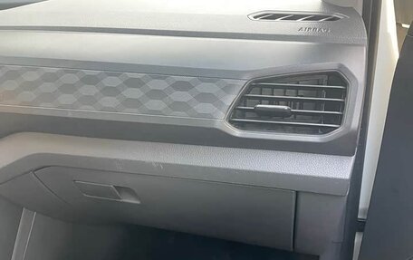 Volkswagen T-Cross I, 2023 год, 1 360 000 рублей, 12 фотография