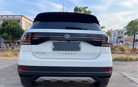 Volkswagen T-Cross I, 2023 год, 1 360 000 рублей, 16 фотография