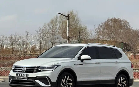 Volkswagen Tiguan II, 2022 год, 2 280 025 рублей, 3 фотография