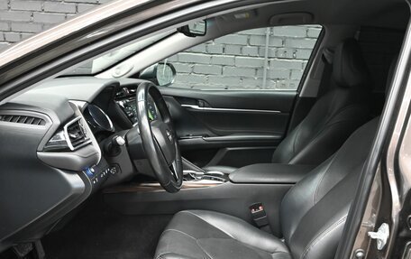 Toyota Camry, 2018 год, 2 945 000 рублей, 8 фотография