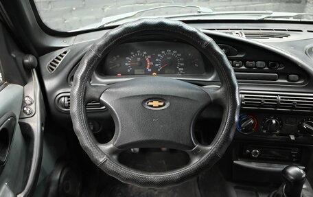 Chevrolet Niva I рестайлинг, 2004 год, 330 000 рублей, 5 фотография