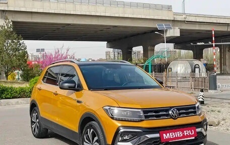 Volkswagen T-Cross I, 2023 год, 1 780 025 рублей, 3 фотография