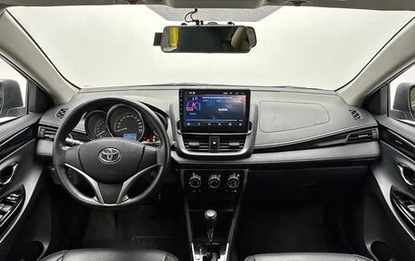 Toyota Yaris, 2022 год, 1 400 025 рублей, 7 фотография