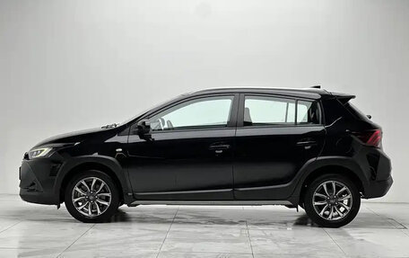 Toyota Yaris, 2022 год, 1 400 025 рублей, 5 фотография