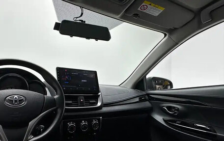 Toyota Yaris, 2022 год, 1 400 025 рублей, 9 фотография