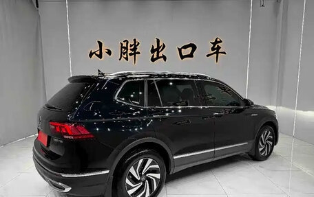 Volkswagen Tiguan II, 2023 год, 2 250 000 рублей, 4 фотография