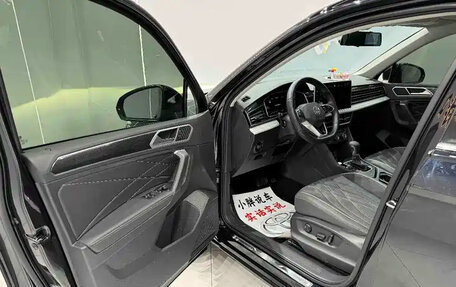 Volkswagen Tiguan II, 2023 год, 2 250 000 рублей, 8 фотография