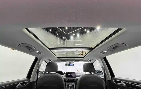 Volkswagen Tiguan II, 2023 год, 2 250 000 рублей, 10 фотография