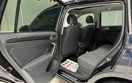 Volkswagen Tiguan II, 2023 год, 2 250 000 рублей, 9 фотография