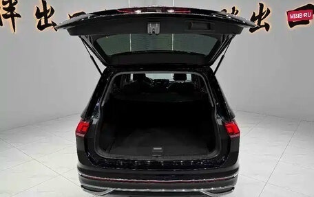 Volkswagen Tiguan II, 2023 год, 2 250 000 рублей, 11 фотография