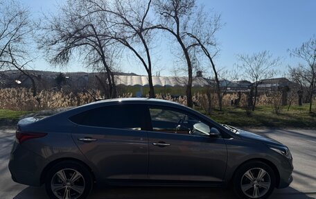 Hyundai Solaris II рестайлинг, 2020 год, 1 700 000 рублей, 6 фотография