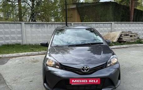 Toyota Vitz, 2016 год, 940 000 рублей, 2 фотография