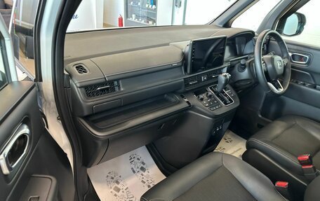 Honda Stepwgn, 2024 год, 3 599 900 рублей, 12 фотография