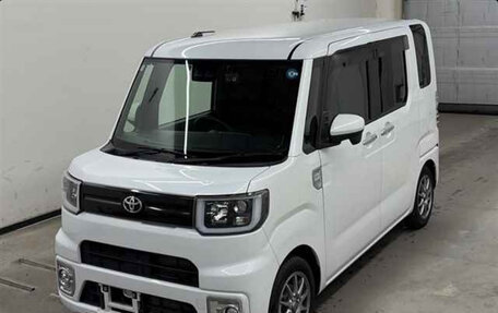Toyota Pixis Mega, 2022 год, 740 000 рублей, 2 фотография