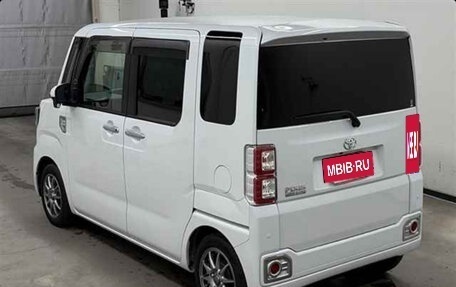 Toyota Pixis Mega, 2022 год, 740 000 рублей, 5 фотография