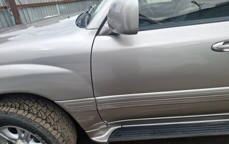 Toyota Land Cruiser 100 рестайлинг 2, 2002 год, 1 500 000 рублей, 3 фотография