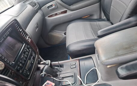 Toyota Land Cruiser 100 рестайлинг 2, 2002 год, 1 500 000 рублей, 7 фотография