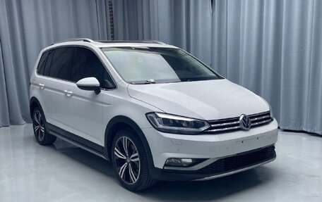 Volkswagen Touran III, 2020 год, 1 620 000 рублей, 3 фотография