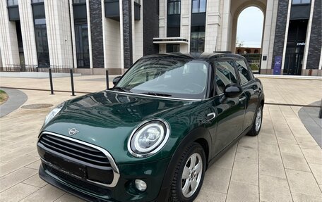 MINI Hatch, 2018 год, 1 500 000 рублей, 2 фотография