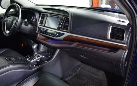 Toyota Highlander III, 2015 год, 2 987 000 рублей, 14 фотография