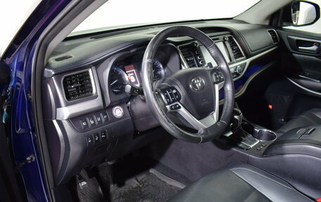 Toyota Highlander III, 2015 год, 2 987 000 рублей, 15 фотография