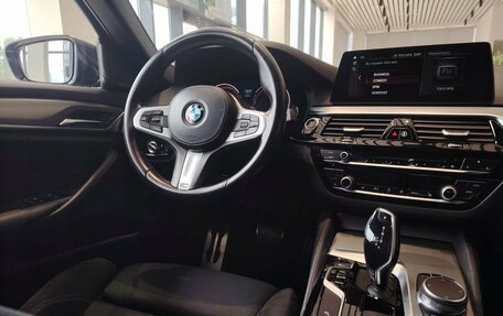 BMW 5 серия, 2018 год, 3 290 000 рублей, 14 фотография