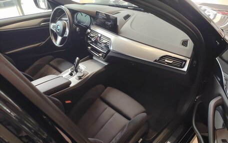 BMW 5 серия, 2018 год, 3 290 000 рублей, 20 фотография