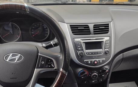 Hyundai Solaris II рестайлинг, 2014 год, 980 000 рублей, 3 фотография
