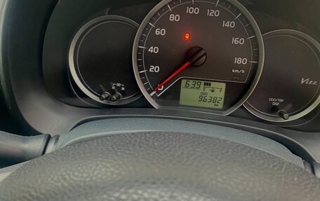 Toyota Vitz, 2014 год, 1 050 000 рублей, 9 фотография