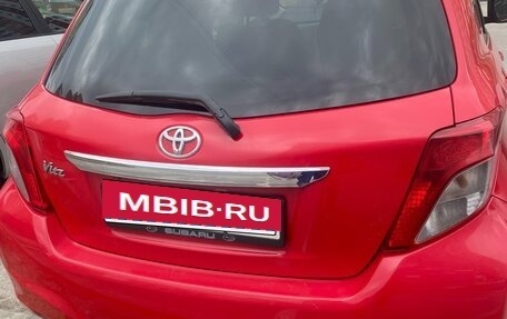 Toyota Vitz, 2014 год, 1 050 000 рублей, 2 фотография