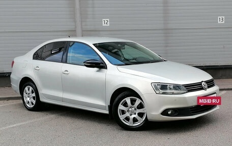 Volkswagen Jetta VI, 2011 год, 799 000 рублей, 3 фотография