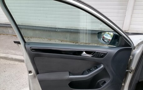 Volkswagen Jetta VI, 2011 год, 799 000 рублей, 16 фотография