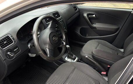 Volkswagen Polo VI (EU Market), 2012 год, 600 000 рублей, 10 фотография