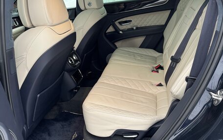 Bentley Bentayga I, 2018 год, 7 400 000 рублей, 8 фотография