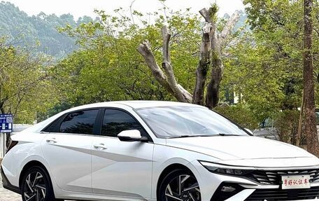 Hyundai Elantra, 2023 год, 1 240 000 рублей, 3 фотография