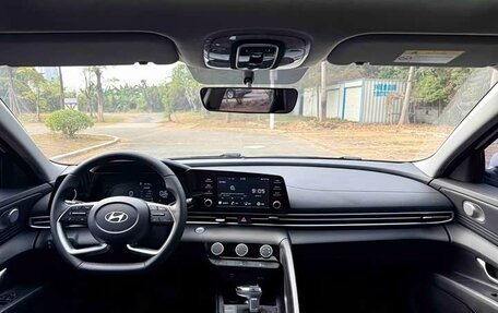 Hyundai Elantra, 2023 год, 1 240 000 рублей, 11 фотография