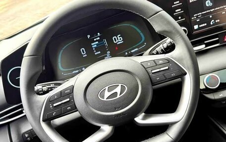 Hyundai Elantra, 2023 год, 1 240 000 рублей, 14 фотография