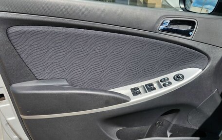 Hyundai Solaris II рестайлинг, 2011 год, 670 000 рублей, 5 фотография