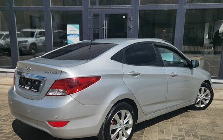 Hyundai Solaris II рестайлинг, 2011 год, 670 000 рублей, 4 фотография