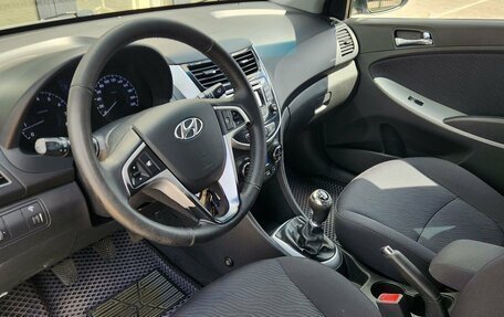 Hyundai Solaris II рестайлинг, 2011 год, 670 000 рублей, 6 фотография